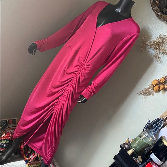 NINA PARKER Elegant Pink Ruched Dress NWTs - Picture 4 of 15